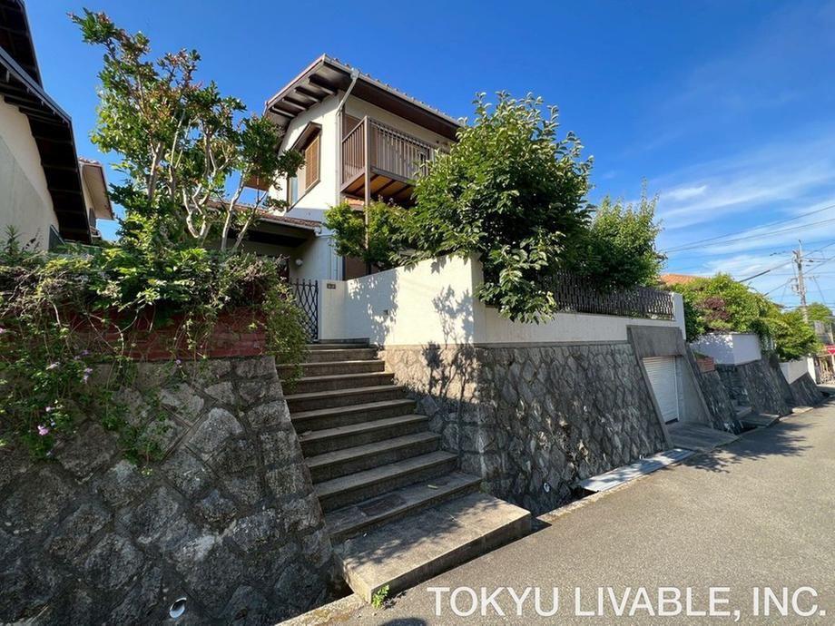 4LDK house in Mino, Osaka - Photo 1