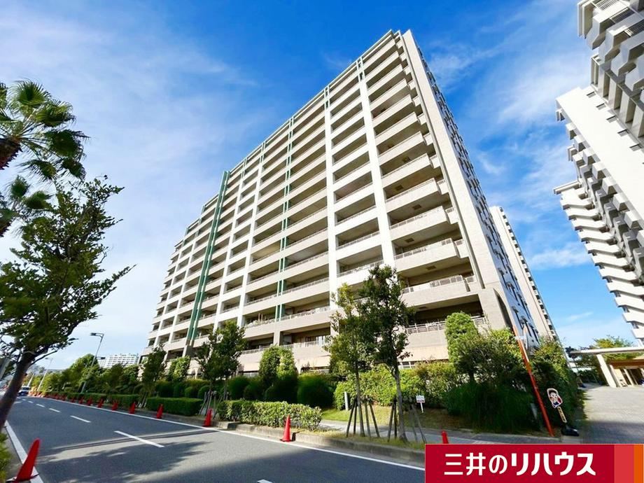 3LDK apartment in Urayasu, Chiba - Photo 1