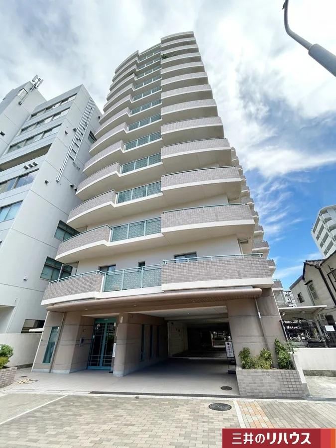 3LDK apartment in Chuo Ward, Kobe, Hyogo - Photo 1