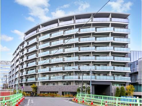 1LDK apartment in Shinjuku Ward, Tokyo - Photo 1