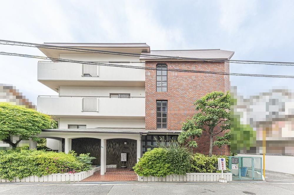 6LDK apartment in Nishinomiya, Hyogo - Photo 1