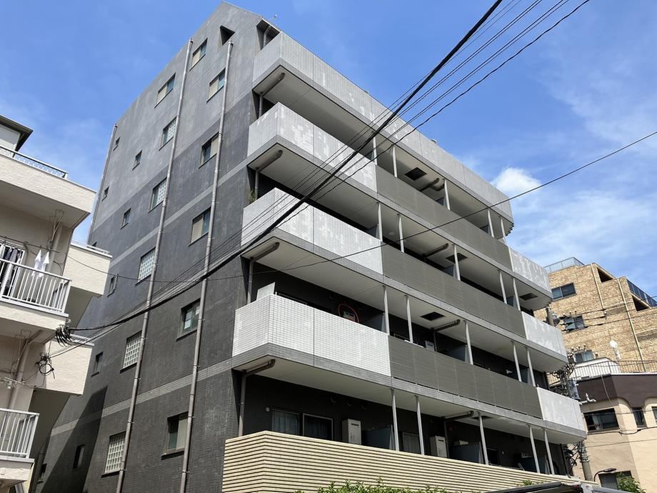 1LDK apartment in Shinjuku Ward, Tokyo - Photo 1