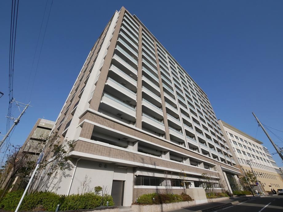 4LDK apartment in Higashi Ward, Fukuoka - Photo 1