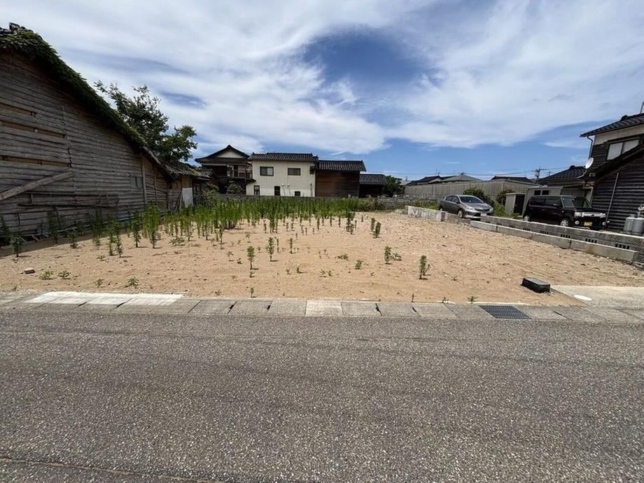 502 m² land in Kahoku, Ishikawa - Photo 1