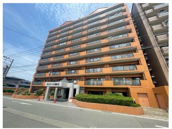 3LDK apartment in Fukutsu, Fukuoka - Photo 1