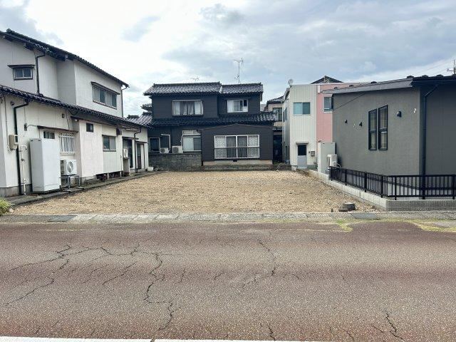 187 m² land in Kanazawa, Ishikawa - Photo 1