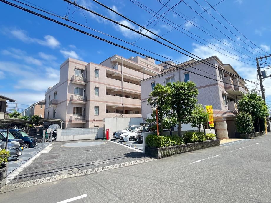 3LDK apartment in Minami Ward, Yokohama, Kanagawa - Photo 1