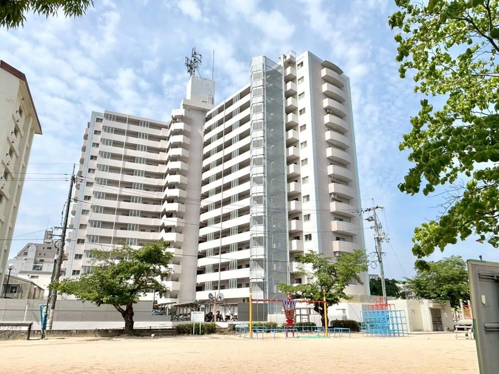 3LDK apartment in Naka Ward, Hiroshima - Photo 1