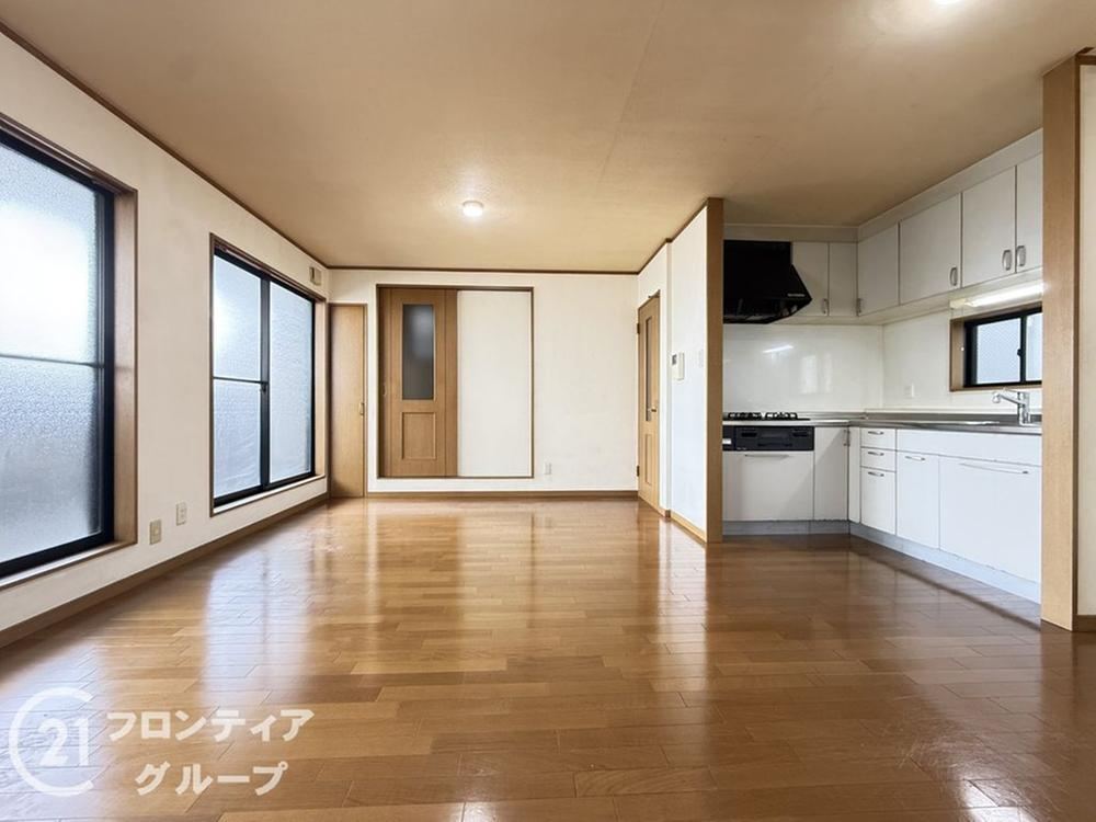 4LDK house in Ino Ward, Osaka - Photo 1