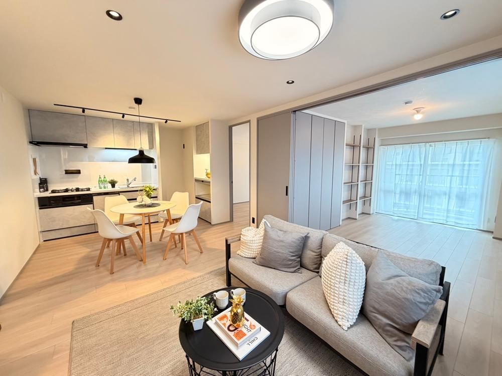 3LDK apartment in Toyonaka, Osaka - Photo 1