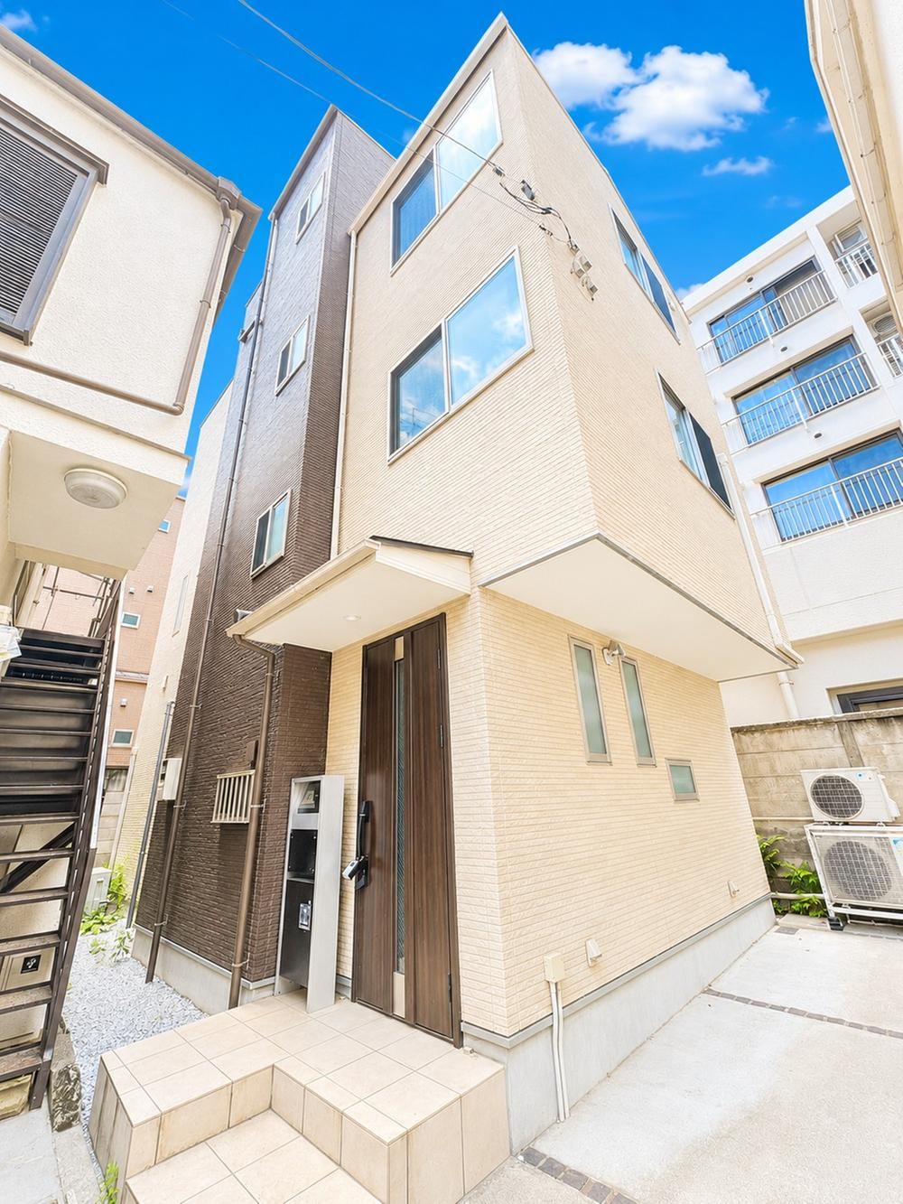 4LDK house in Bunkyo Ward, Tokyo - Photo 1