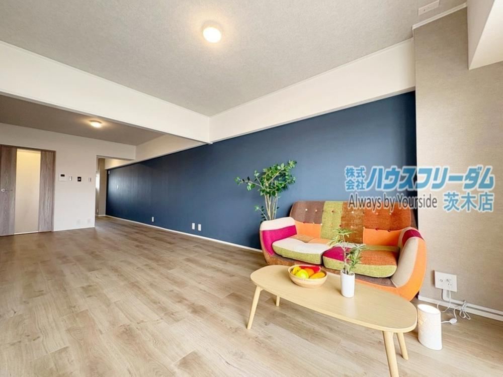 2LDK apartment in Takatsuki, Osaka - Photo 1