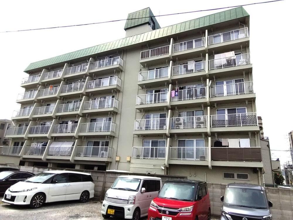 2DK apartment in Katsushika Ward, Tokyo - Photo 1