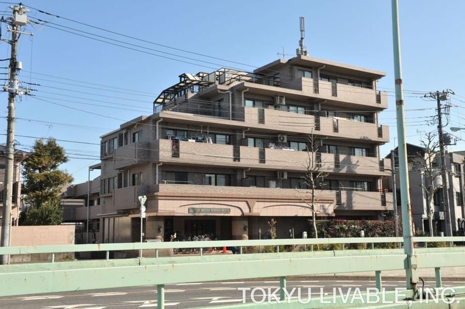 2LDK apartment in Shinjuku Ward, Tokyo - Photo 1