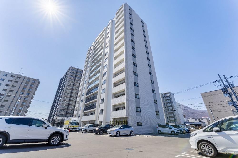 3LDK apartment in Chuo Ward, Sapporo, Hokkaido - Photo 1