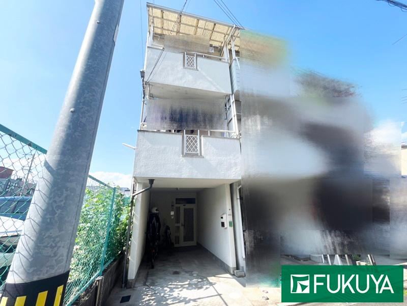 3DK house in Takatsuki, Osaka - Photo 1