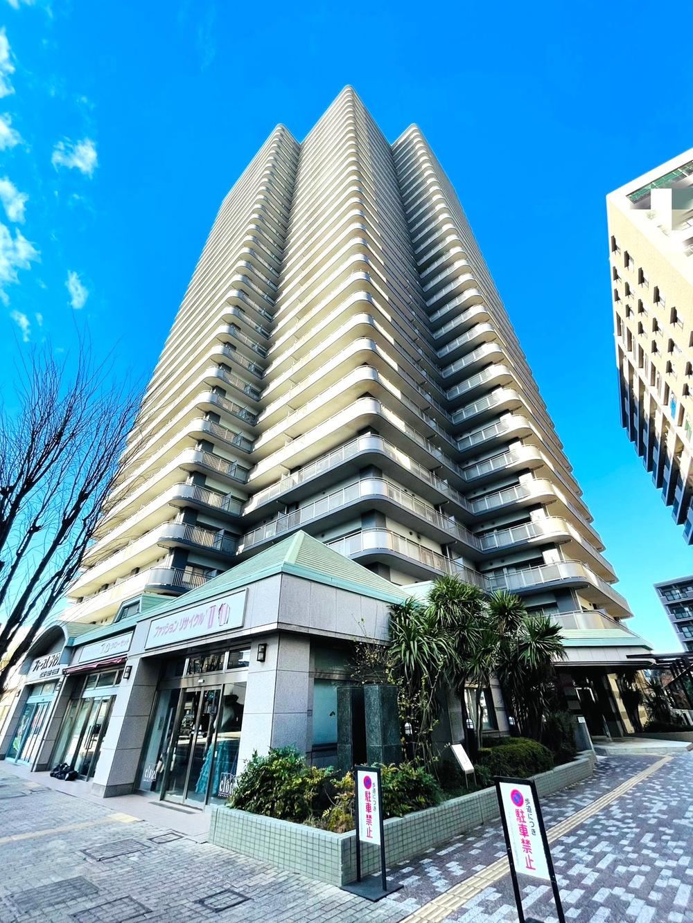 4LDK apartment in Tokorozawa, Saitama - Photo 1