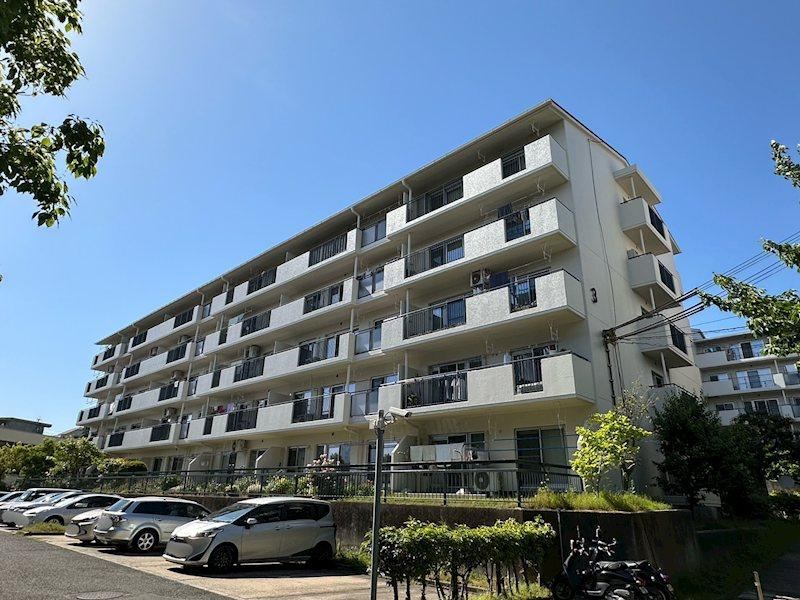 3LDK apartment in Mino, Osaka - Photo 1