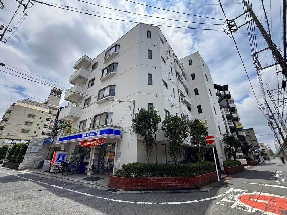 1LDK apartment in Koshigaya, Saitama - Photo 1