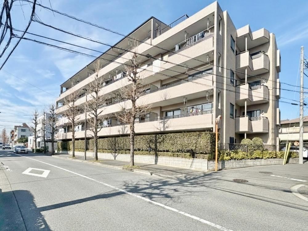 3LDK apartment in Nishitokyo, Tokyo - Photo 1
