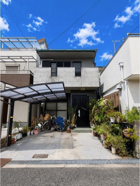 5LDK house in Higashisumiyoshi Ward, Osaka - Photo 1
