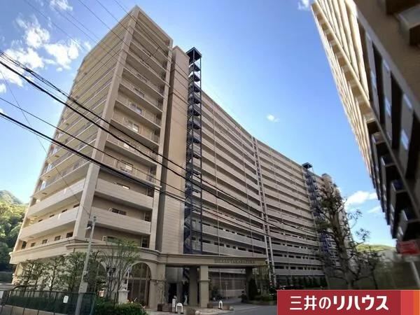 2LDK+S apartment in Takarazuka, Hyogo - Photo 1