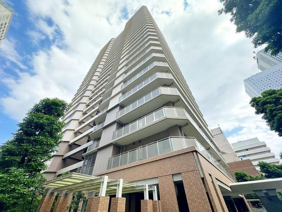 2LDK apartment in Toshima Ward, Tokyo - Photo 1