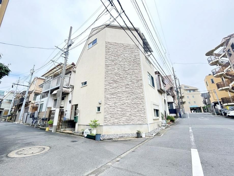 2LDK house in Ota Ward, Tokyo - Photo 1