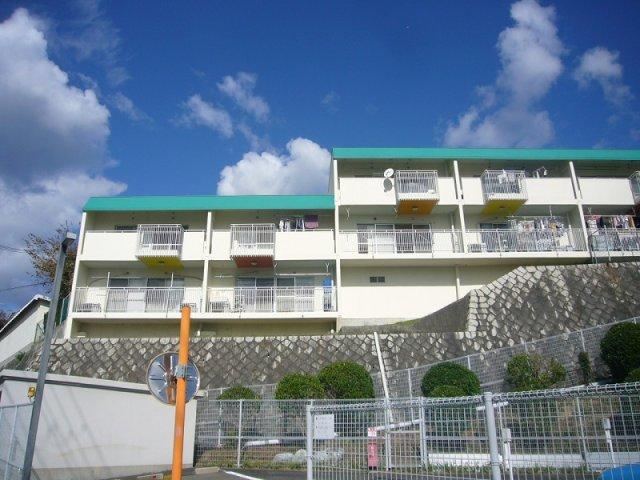 3LDK apartment in Takatsuki, Osaka - Photo 1