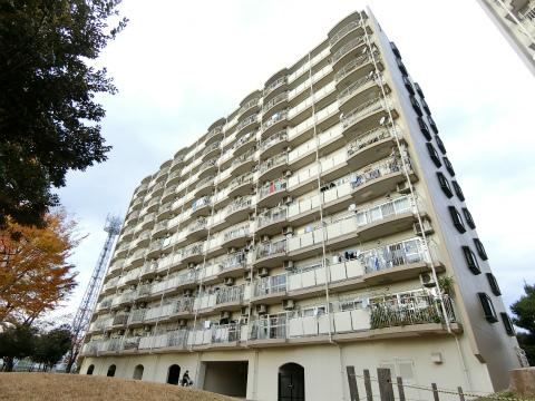 4LDK apartment in Akishima, Tokyo - Photo 1