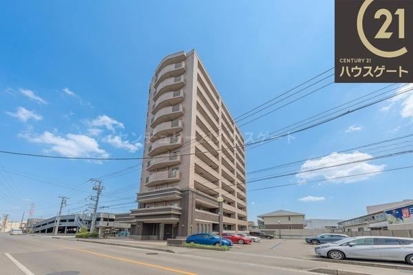 4LDK apartment in Utsunomiya, Tochigi - Photo 1