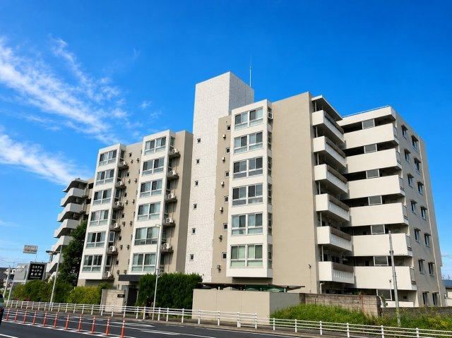 2LDK apartment in Matsudo, Chiba - Photo 1