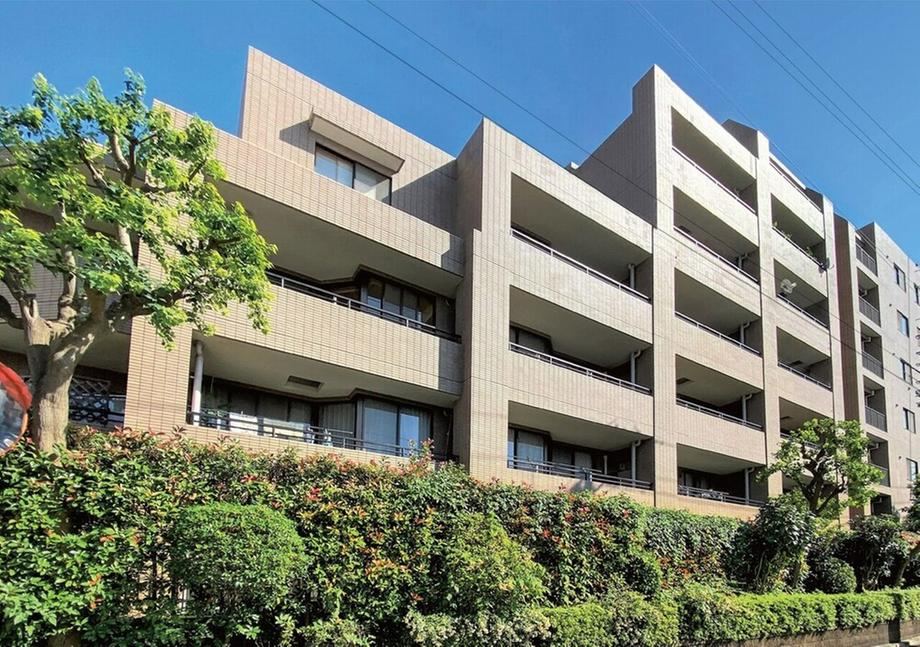 3LDK apartment in Meguro Ward, Tokyo - Photo 1