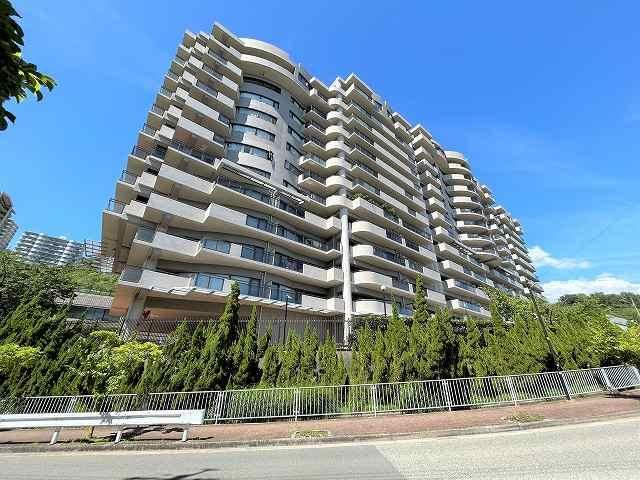 4LDK apartment in Takarazuka, Hyogo - Photo 1