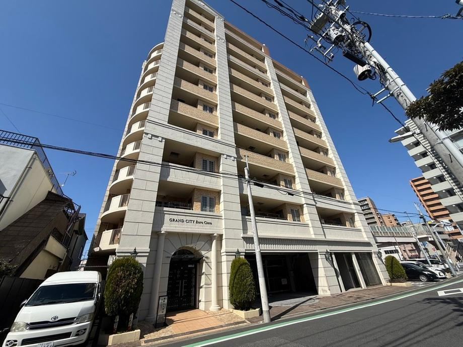 3LDK apartment in Katsushika Ward, Tokyo - Photo 1