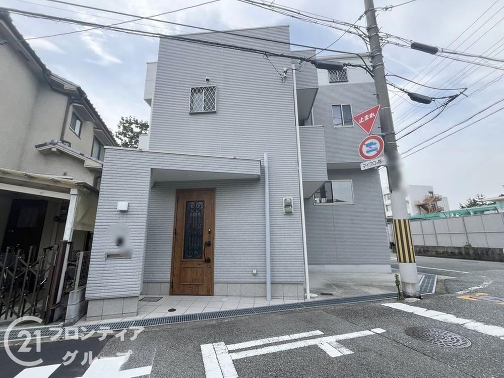 4LDK house in Itami, Hyogo - Photo 1