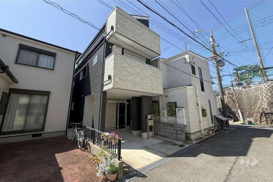 2LDK house in Higashinada Ward, Kobe, Hyogo - Photo 1