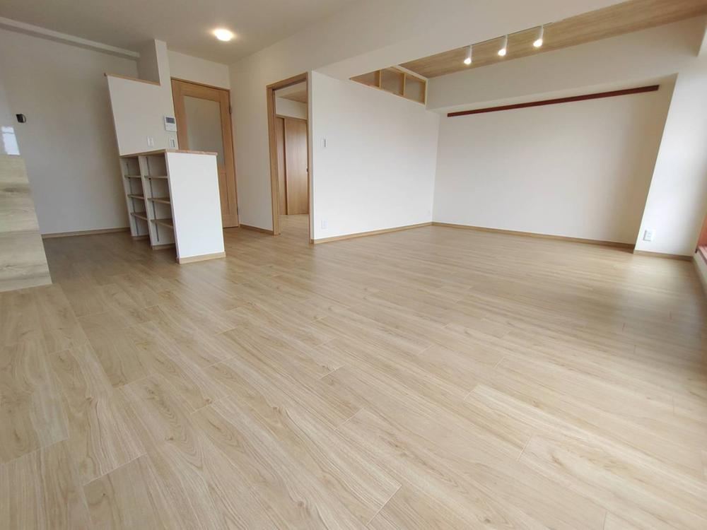 2LDK apartment in Tempaku Ward, Nagoya, Aichi - Photo 1