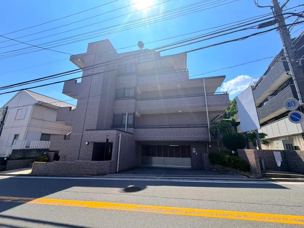 3LDK apartment in Minami Ward, Saitama - Photo 1