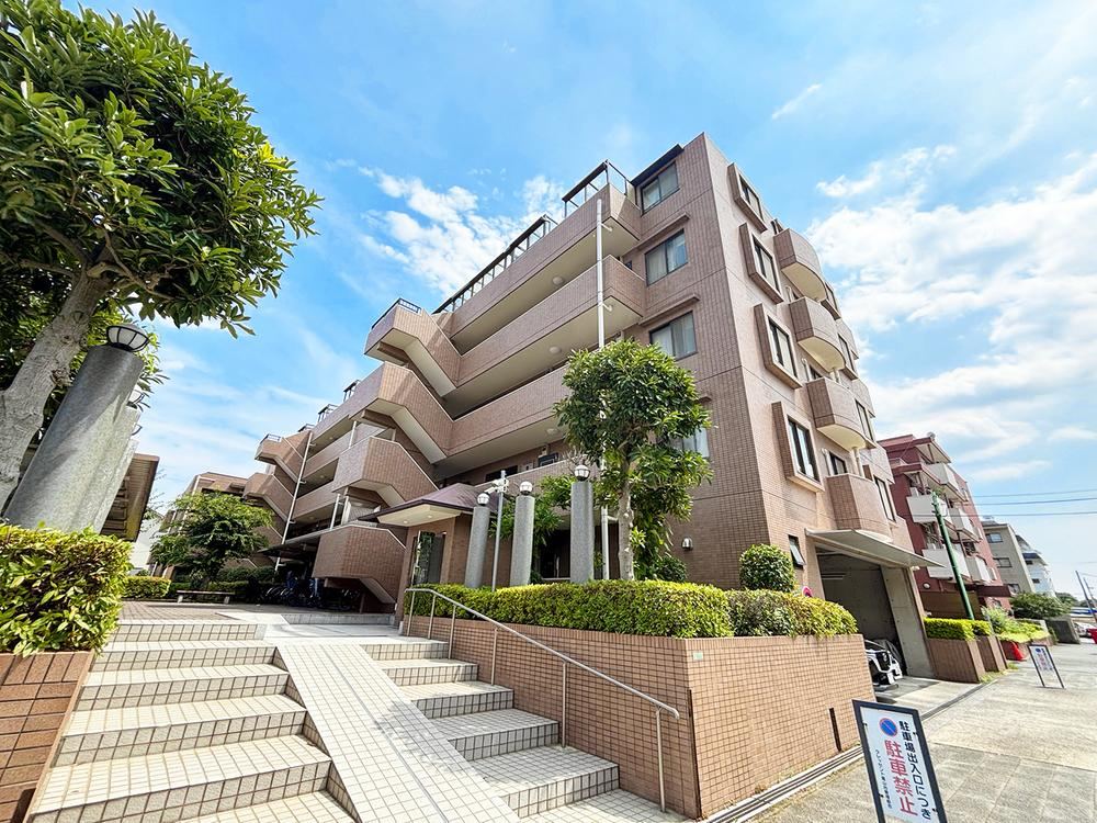 2LDK+S apartment in Setagaya Ward, Tokyo - Photo 1