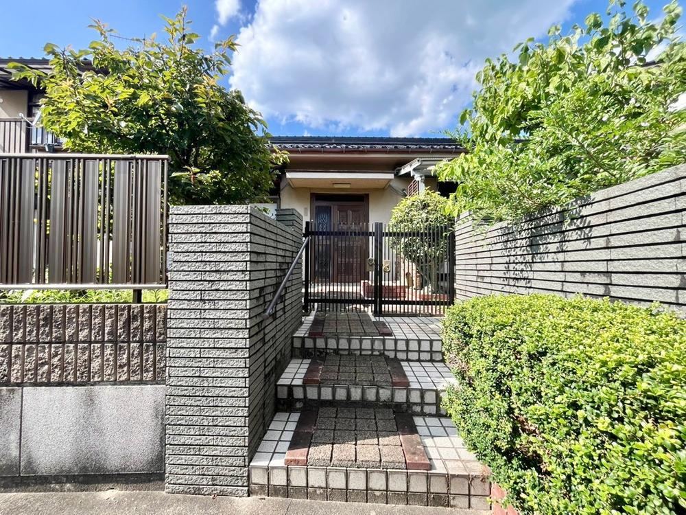4LDK+S house in Asakita Ward, Hiroshima - Photo 1