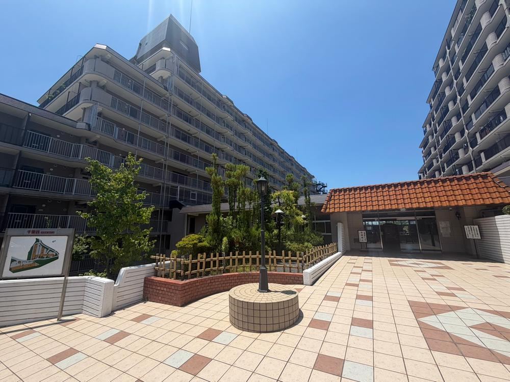 3LDK apartment in Suita, Osaka - Photo 1