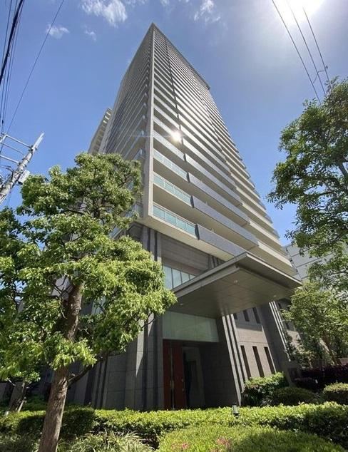 2LDK apartment in Kita Ward, Osaka - Photo 1