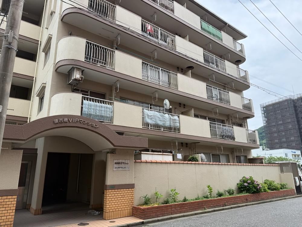 2LDK apartment in Moji Ward, Kitakyushu, Fukuoka - Photo 1