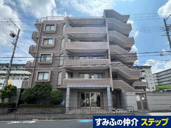 3LDK apartment in Suita, Osaka - Photo 1