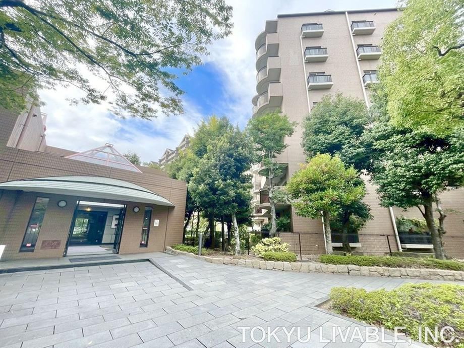 3LDK apartment in Higashinada Ward, Kobe, Hyogo - Photo 1