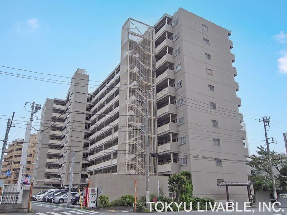 3LDK apartment in Shinagawa Ward, Tokyo - Photo 1