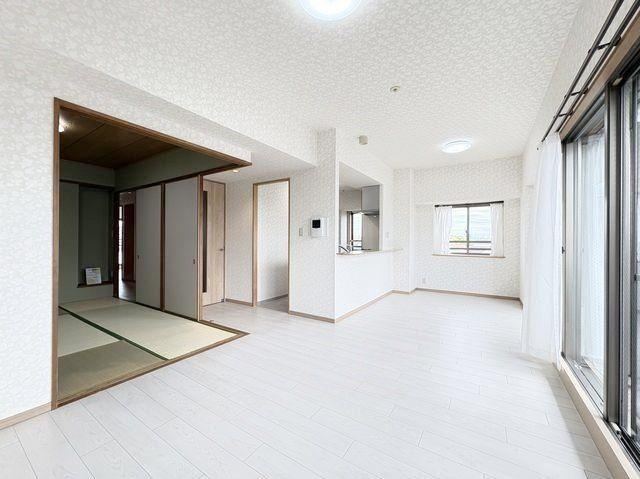4LDK apartment in Minato Ward, Nagoya, Aichi - Photo 1