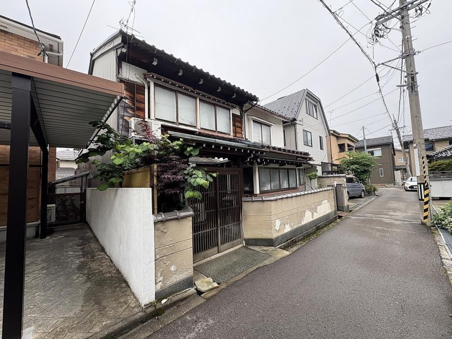 163 m² land in Kanazawa, Ishikawa - Photo 1
