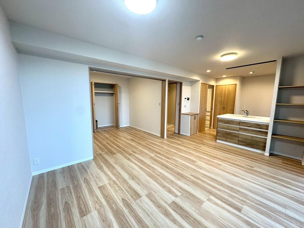 3LDK apartment in Hirakata, Osaka - Photo 1